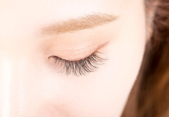 自然に逆さまつ毛は治る？