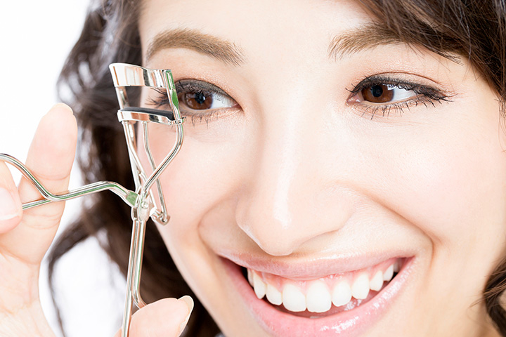 逆さまつ毛のセルフケア方法